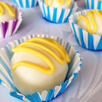 These lemon Oreo truffles are use just three ingredients and are super quick to make. They're super creamy inside with lovely lemony sweetness.