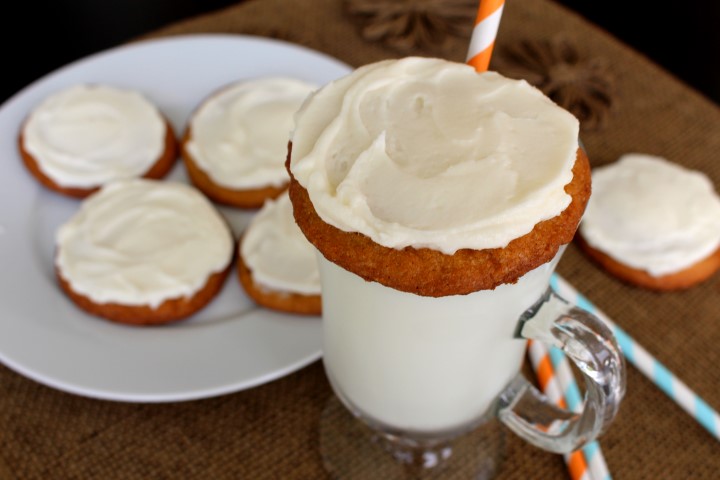 Root Beer Float Cookies. Soft root beer cookies spread with creamy root beer buttercream