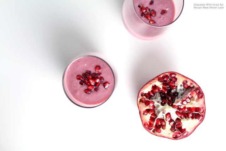 This Pomegranate Banana smoothie is and easy, healthy and delicious treat to start out your new year!