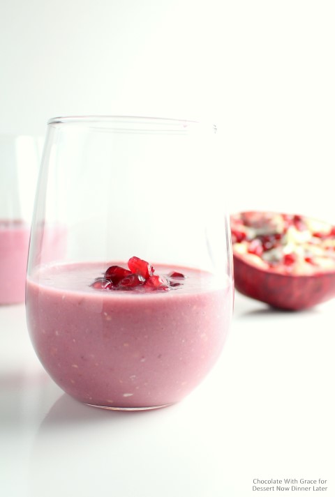 This Pomegranate Banana smoothie is and easy, healthy and delicious treat to start out your new year!