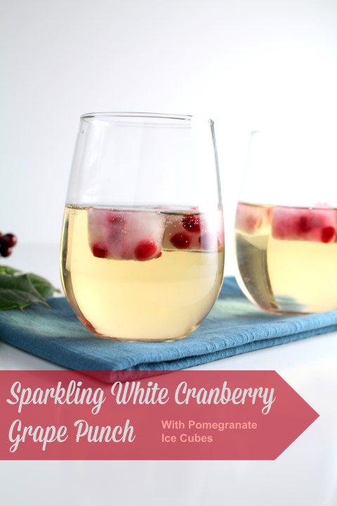 Sparkling White Cranberry Grape Punch is a  fun, easy holiday drink featuring 7UP®, white cranberry and white grape juice with elegant pomegranate ice cubes. #MingleNMix #CollectiveBias #ad