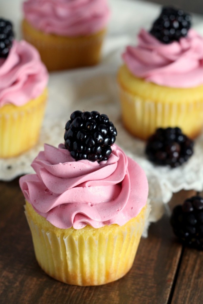 Blackberry Vanilla Cupcakes (1)