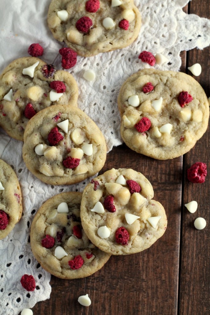 White Chocolate Raspberry Cookies - Some of the best Christmas Cookie recipes on the internet. Everything from decorated sugar cookies to easy Christmas cookie recipes that are perfect for parties and cookie exchanges. 