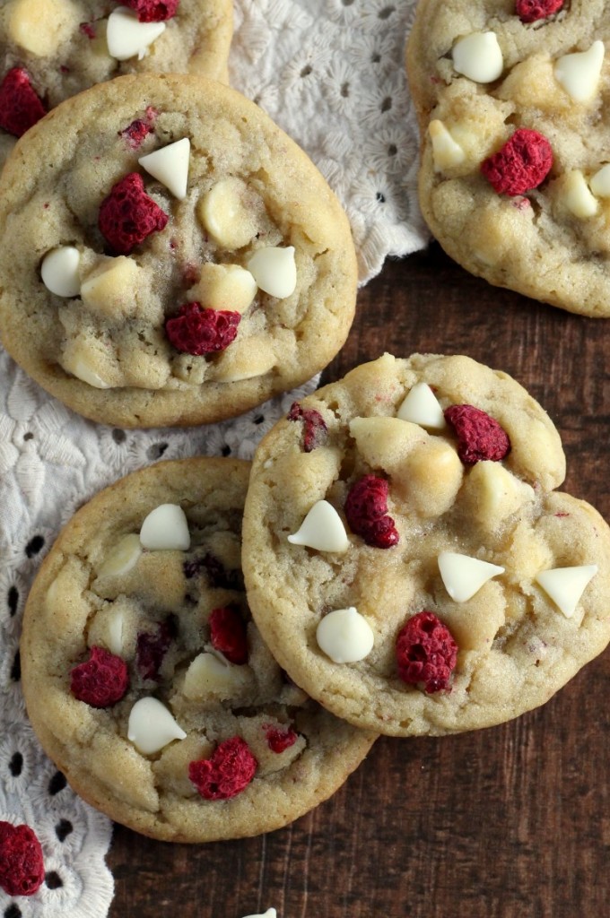 White Chocolate Raspberry Cookies - Some of the best Christmas Cookie recipes on the internet. Everything from decorated sugar cookies to easy Christmas cookie recipes that are perfect for parties and cookie exchanges. 