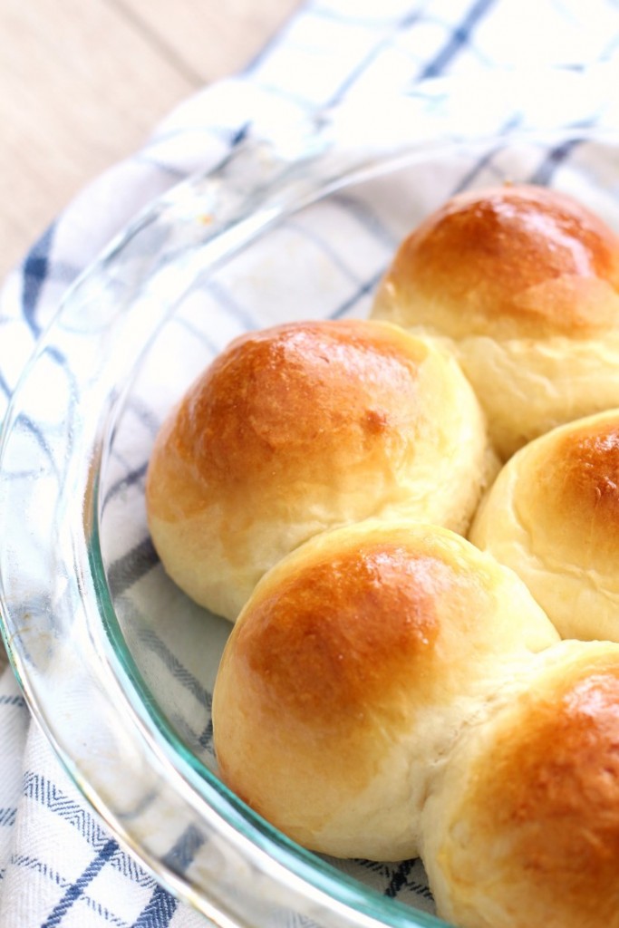 Easy, Buttery Homemade Dinner Rolls can be made ahead and are perfect for Easter, Thanksgiving or Christmas Dinner. 