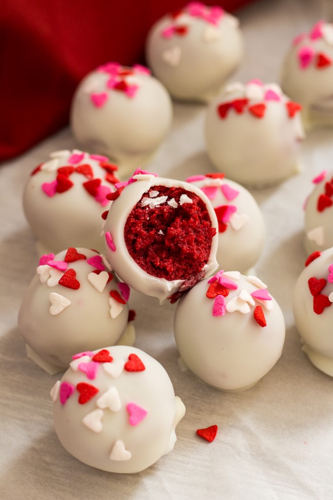 red velvet cake balls made with cream cheese frosting