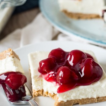 no bake cheesecake with cherry pie filling on top
