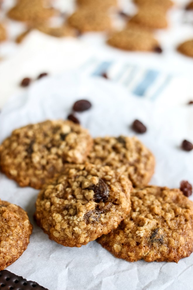 Healthy oatmeal cookies with raisins.