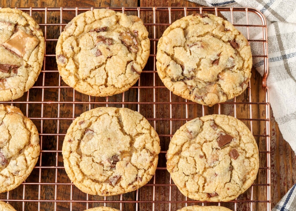 Close-up horizontal shot of cooling cookies