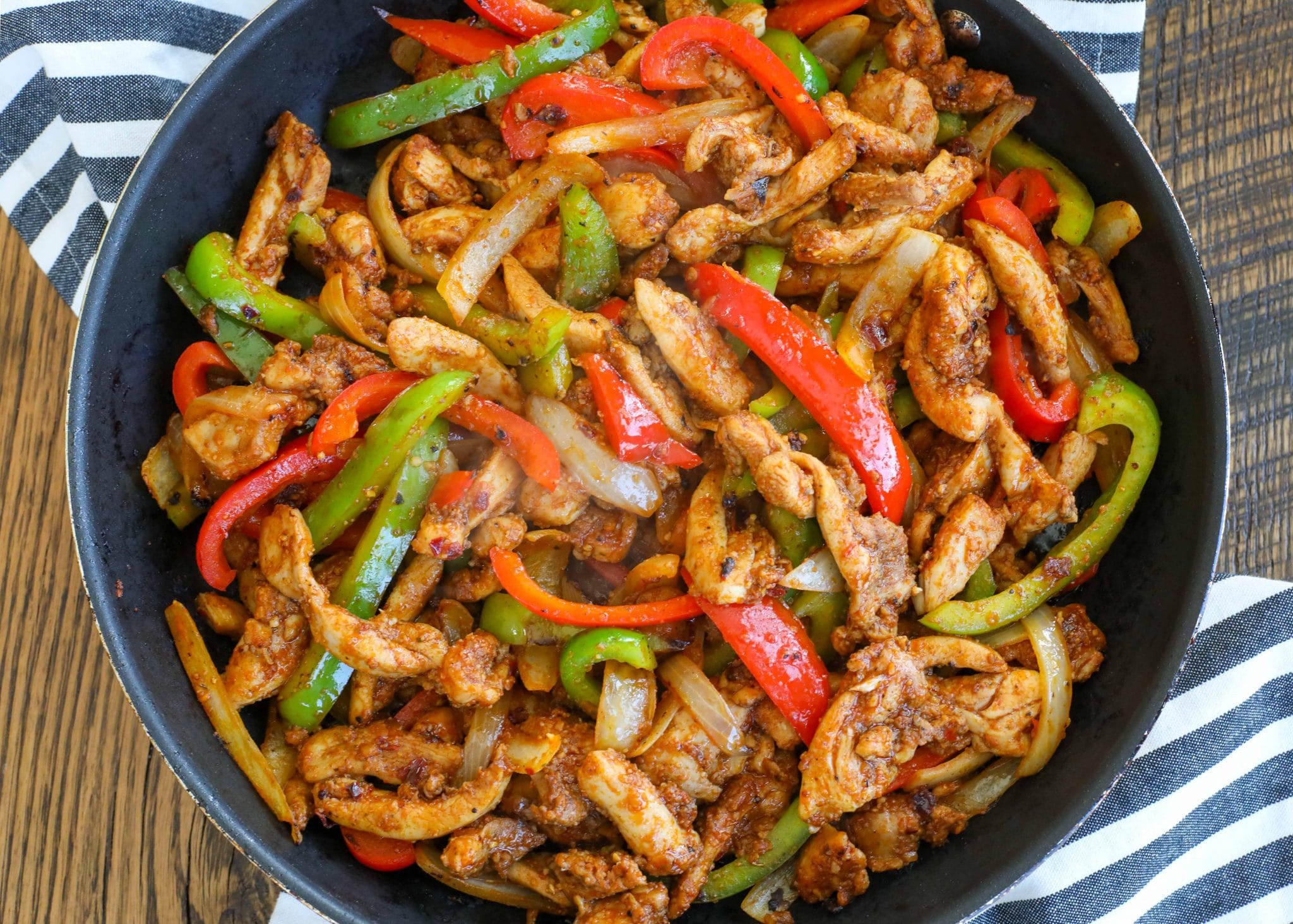 Fajitas de Pollo en Salsa de Queso My Latina Table