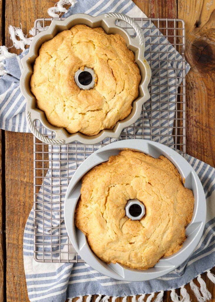 pound cake in bundt pans