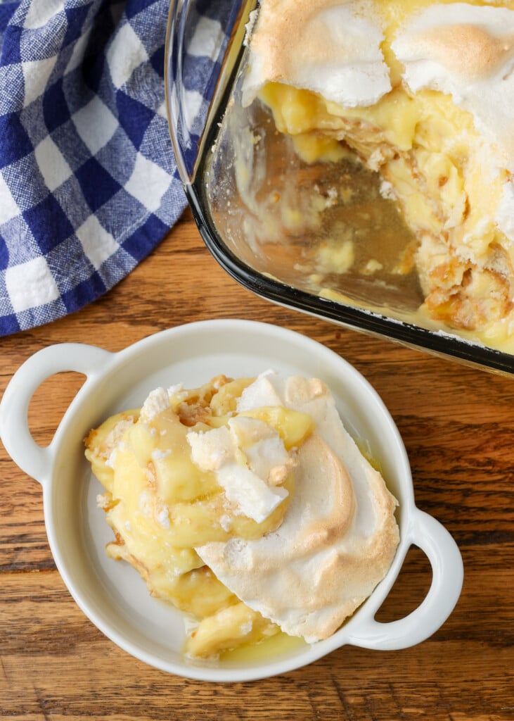 banana pudding with meringue topping