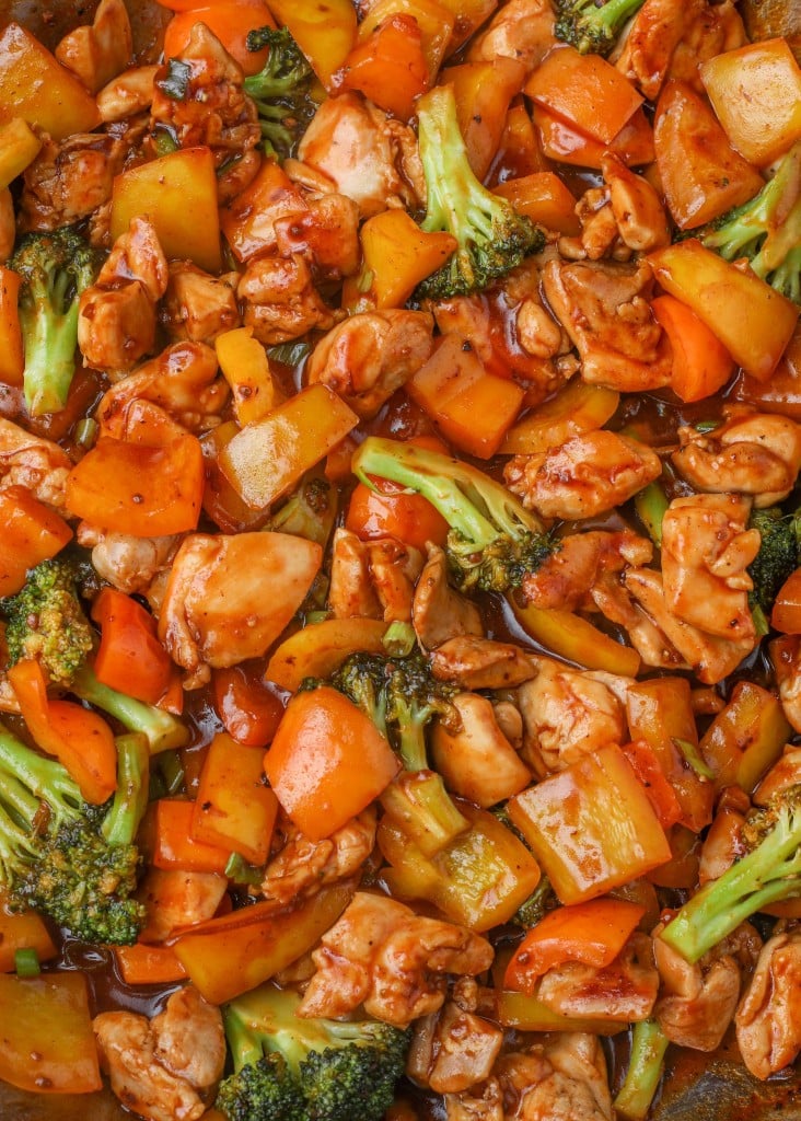chicken stir fry with vegetables in pan